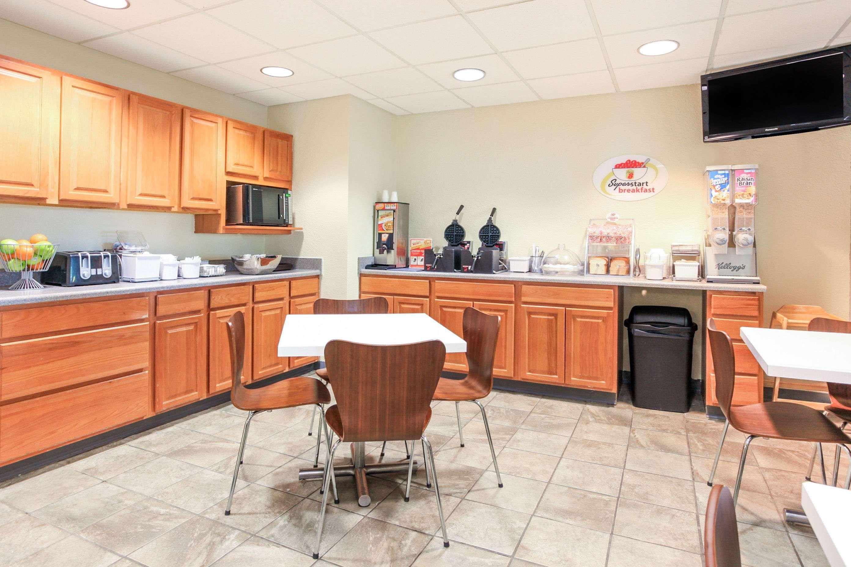 Hotel Super 8 By Wyndham Sault Sainte Marie Esterno foto