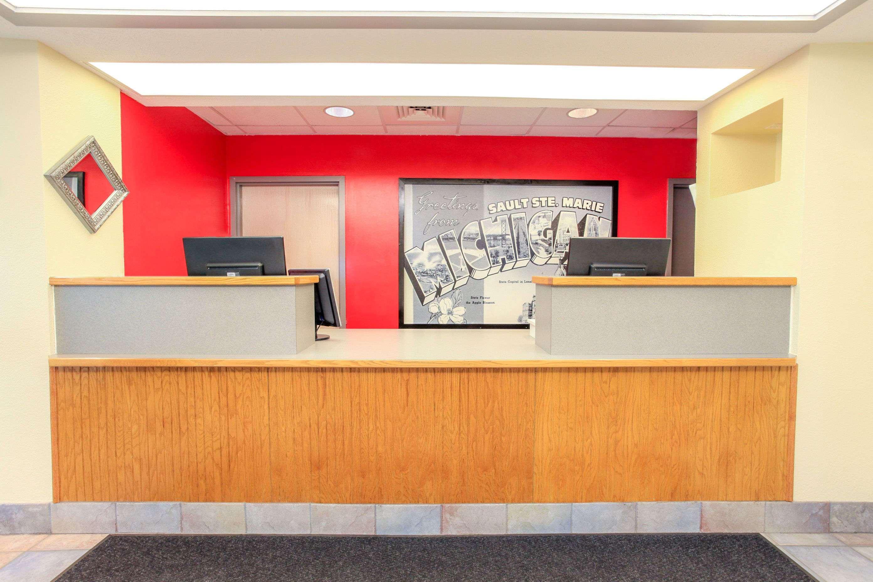 Hotel Super 8 By Wyndham Sault Sainte Marie Esterno foto