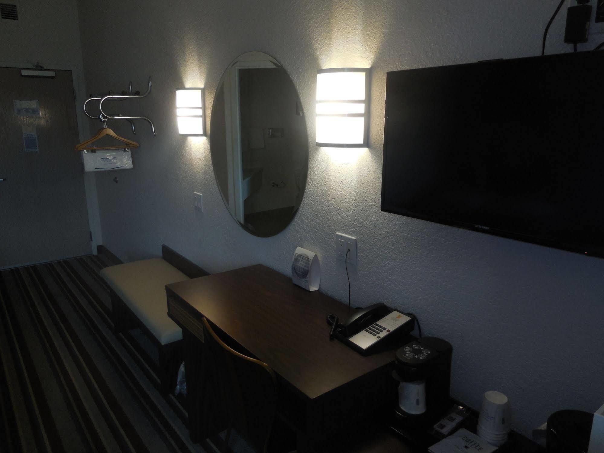 Hotel Super 8 By Wyndham Sault Sainte Marie Esterno foto